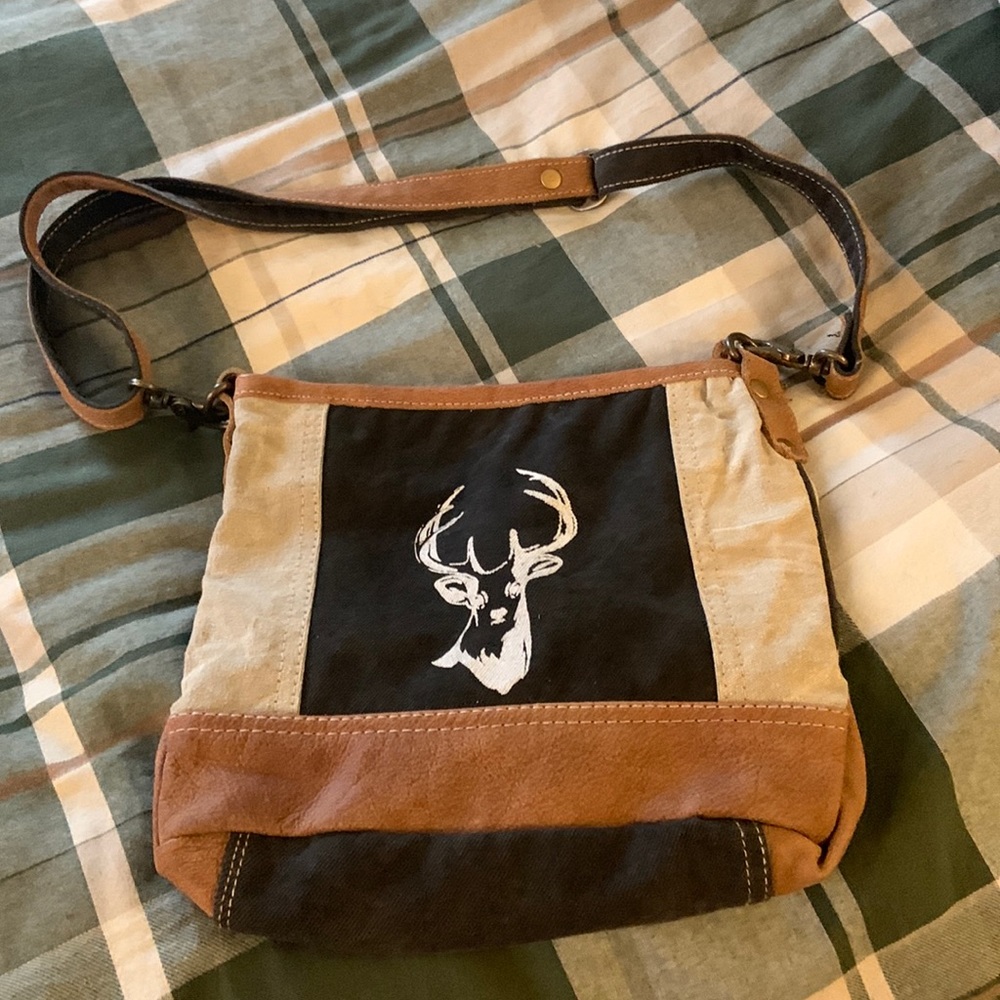 Myra crossbody